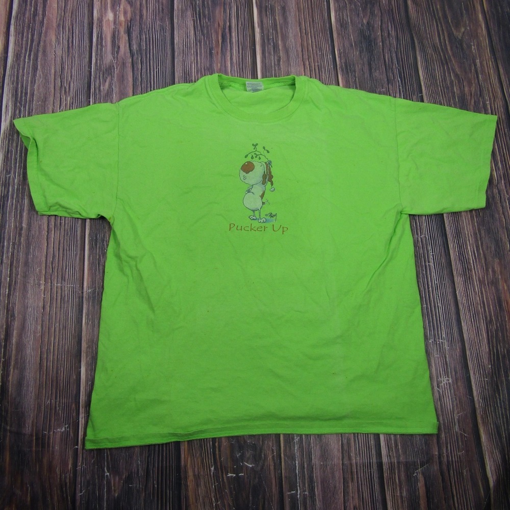 Gildan Pucker Up Dog Christmas‎ Shirt Mens XL Green Funny Mistletoe Graphic Tee